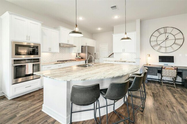 Building Photo - 805 Karst Cv