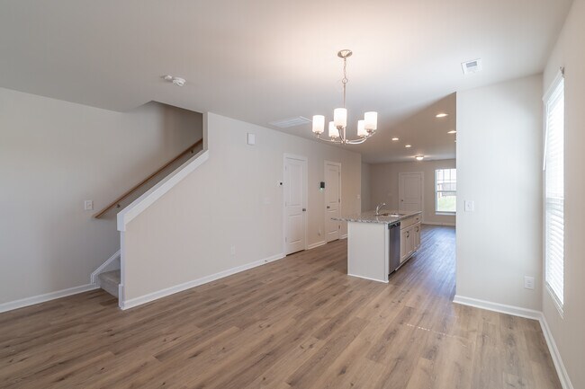 Building Photo - 223 Hoskins Ave Dr