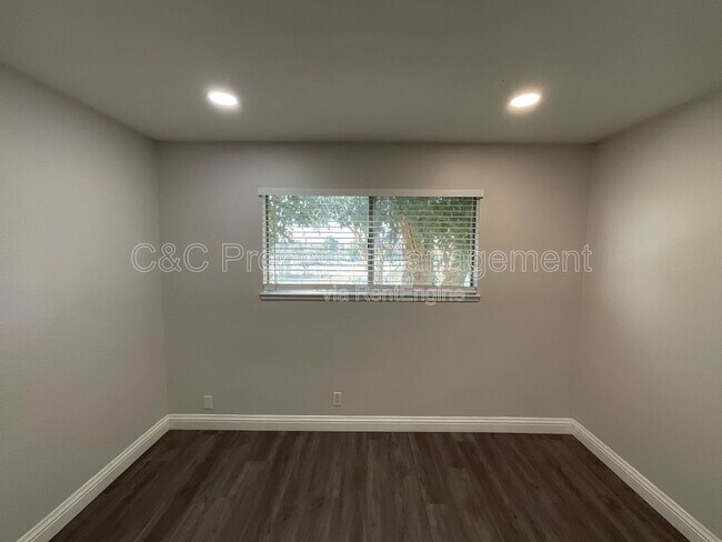 Building Photo - 247 N Capitol Ave