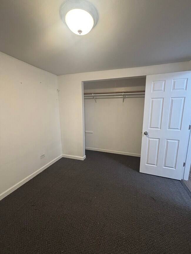 Building Photo - 1944 S Springfield Ave