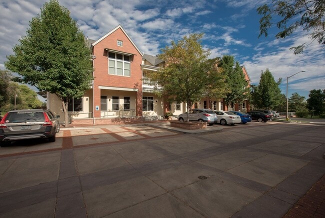 Building Photo - Beautiful Loft Condo in Old Town Fort Collins