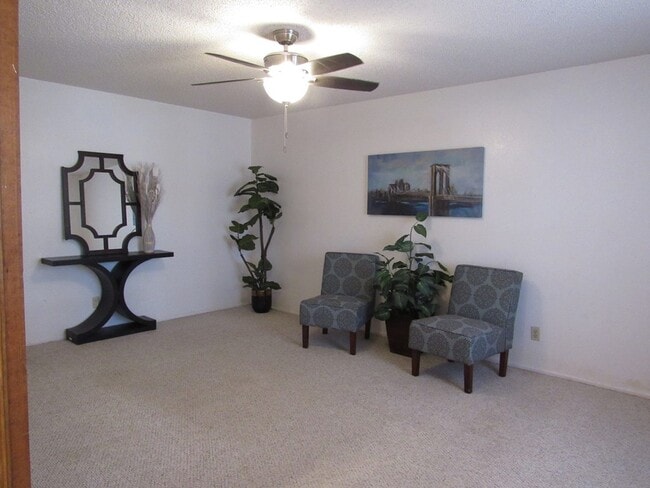 Building Photo - 2810 Teakwood Dr