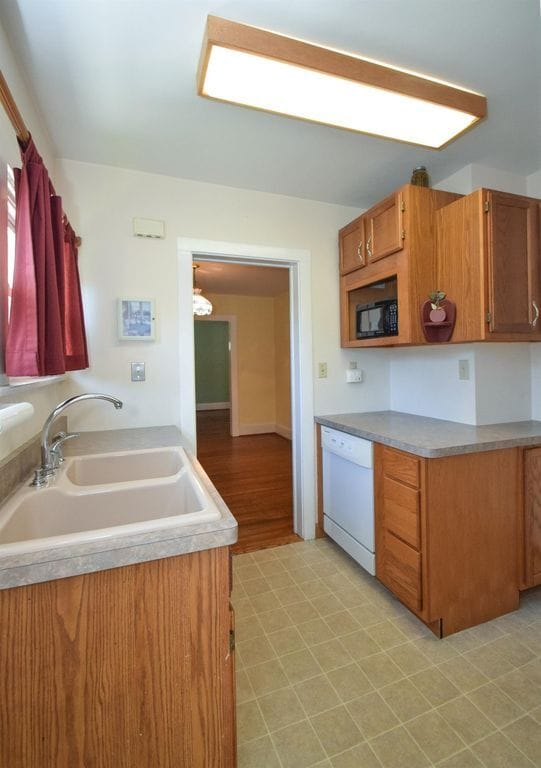 Building Photo - 7236 Plainfield Rd