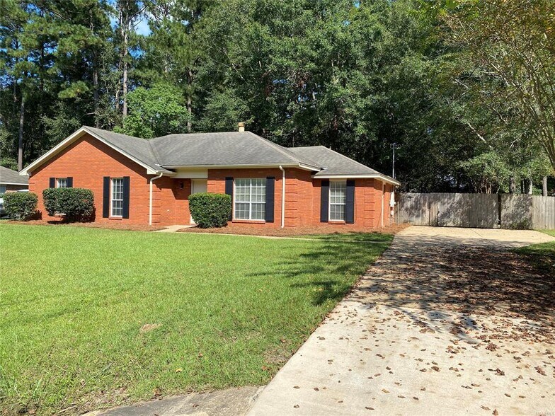 Primary Photo - 514 Saddlewood Dr