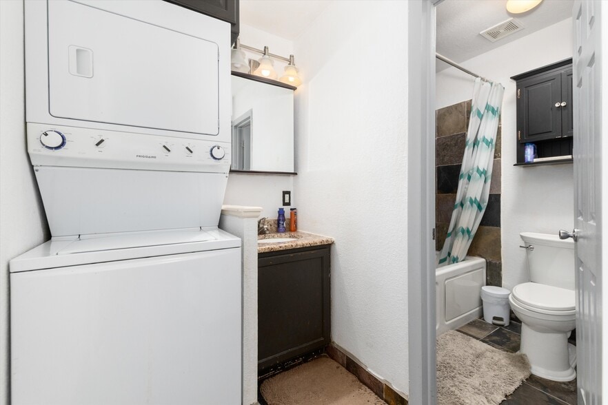 Building Photo - 857 S Van Gordon Ct