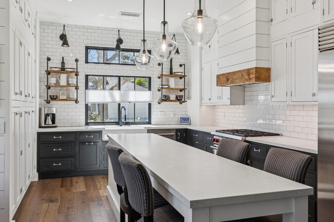 Building Photo - 1810 Quail Ct