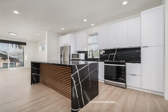 Building Photo - 2715 Tomato Alley