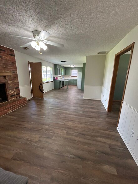 Living Area/Kitchen - 700 Victoria Dr