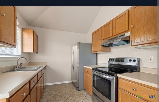 Building Photo - 2908 Southhill Dr