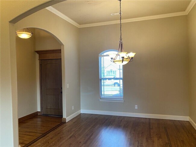 Building Photo - 6202 W Sage Dr