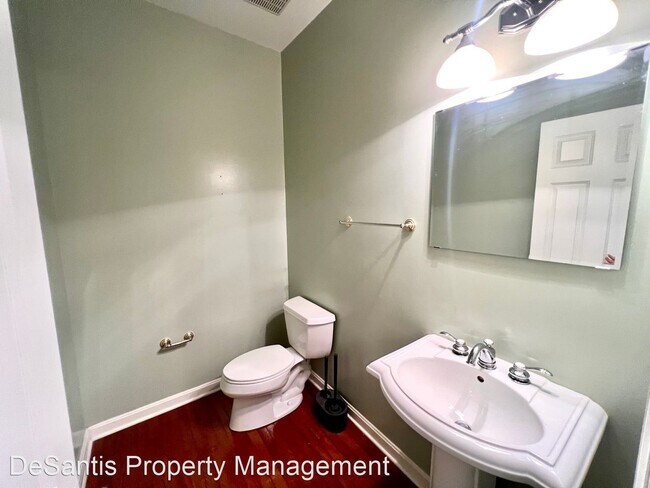 Building Photo - 3 br, 2.5 bath House - 108 Woodcrest Drive