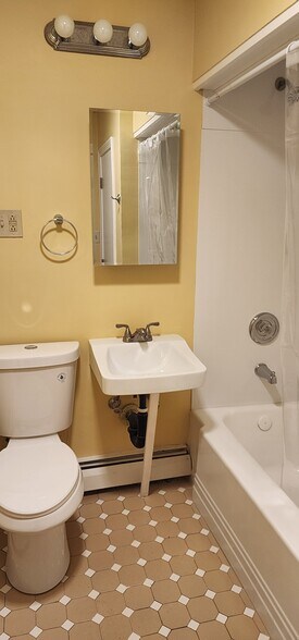 Building Photo - 29 William St