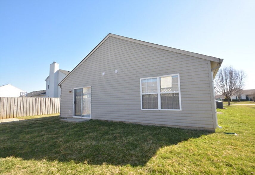 Building Photo - 4036 Magnolia Dr