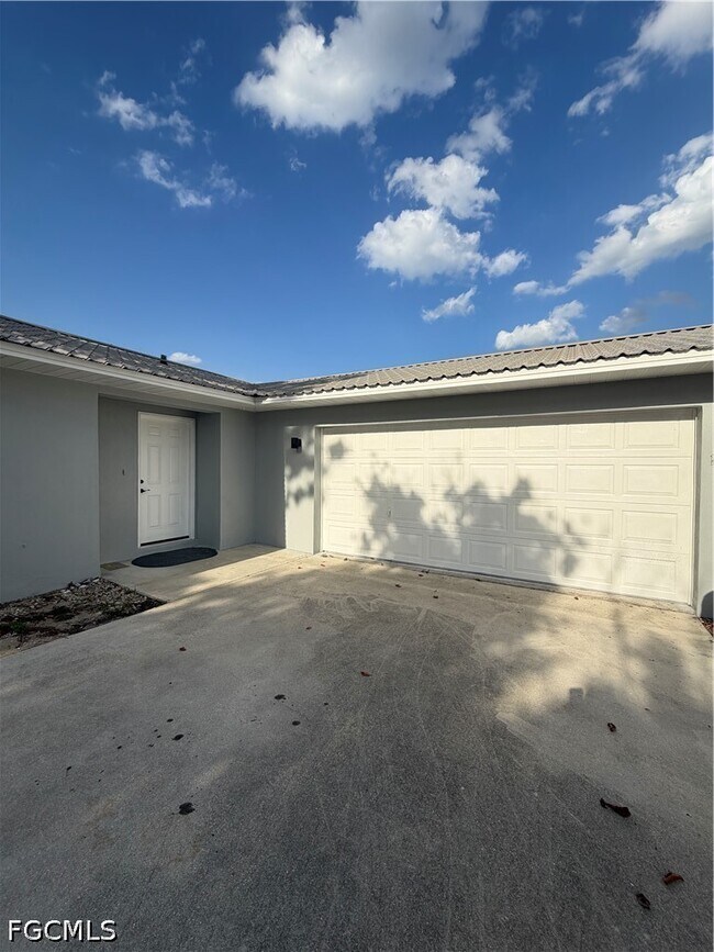 Building Photo - 1403 SE 11th St