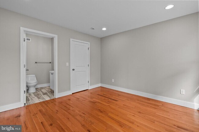 Building Photo - 2142 N Percy St