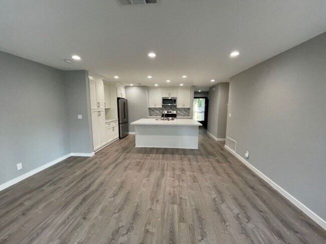 Building Photo - Yountville Condo