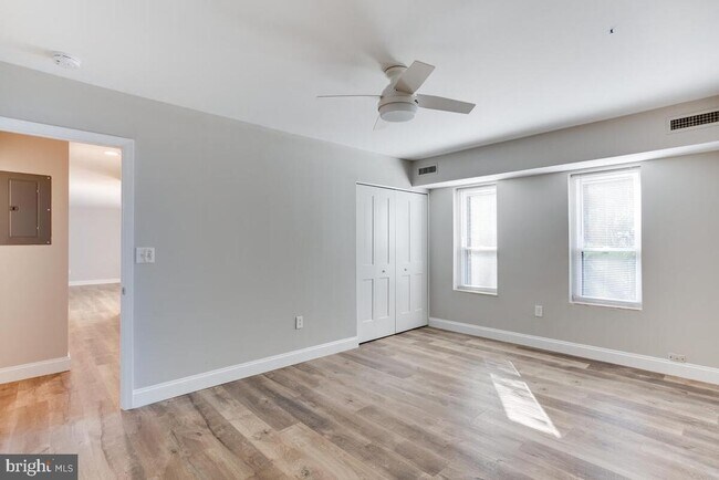 Building Photo - 304 Forbes St