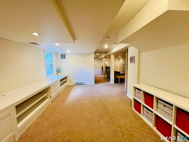 Building Photo - 679 Aspen Ln