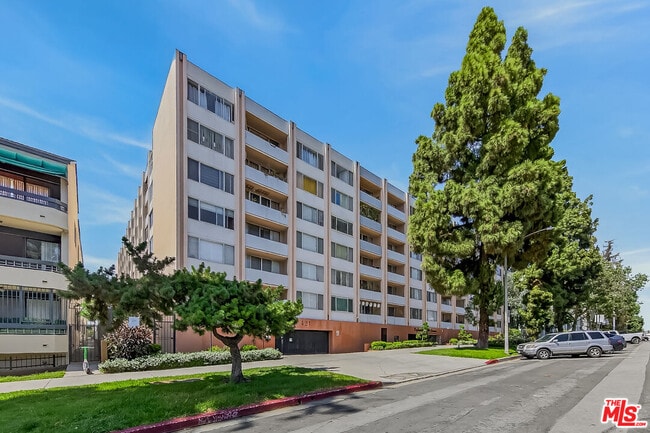 Building Photo - 421 La Fayette Park Pl