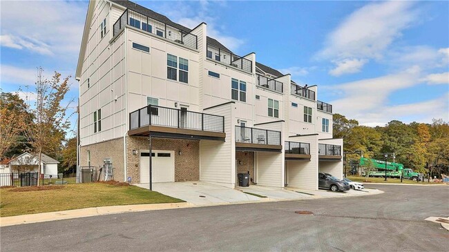 Building Photo - 2549 Astaire Ct NW
