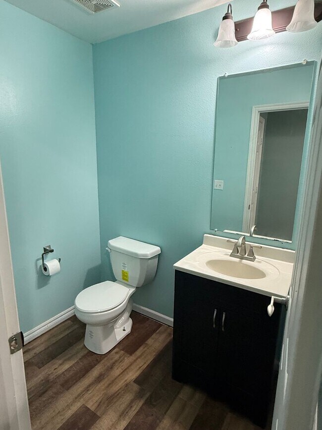Building Photo - Charming 4-Bed, 2.5-Bath Home with Stylish...