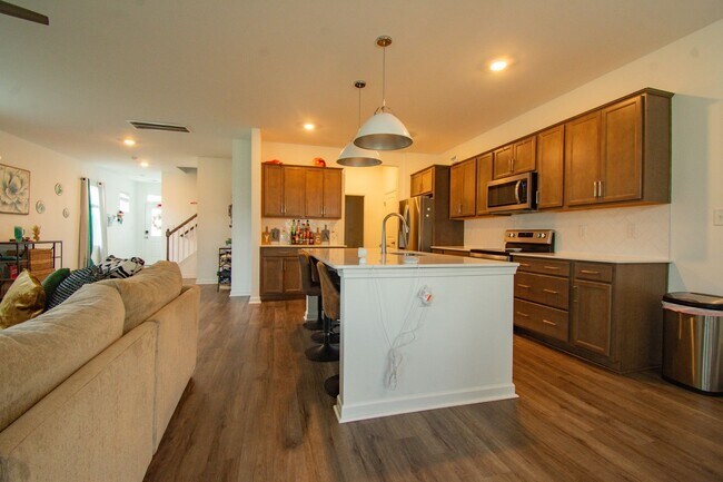 Building Photo - Coming Soon! 3 Bedroom 2.5 Bathroom