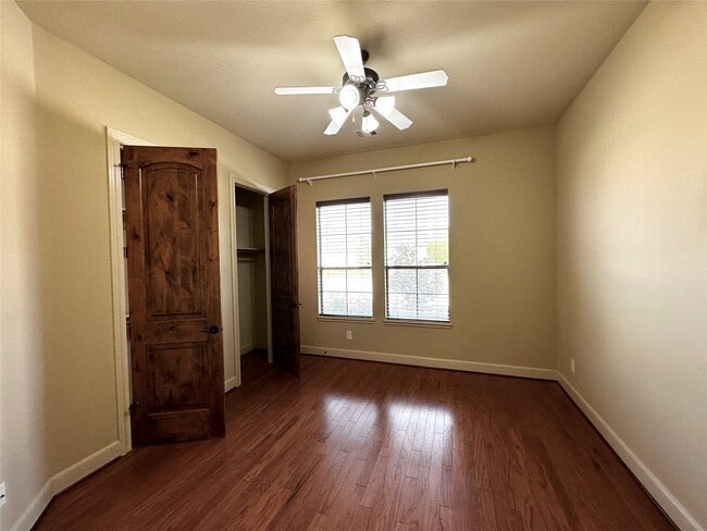 Building Photo - 617 Constellation Blvd