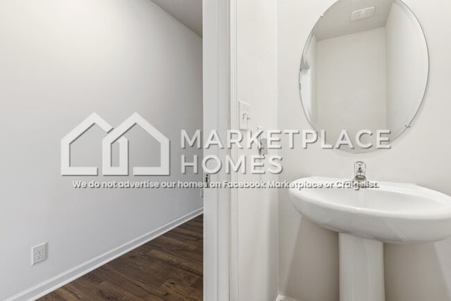 Building Photo - 1425 Willow Springs Dr