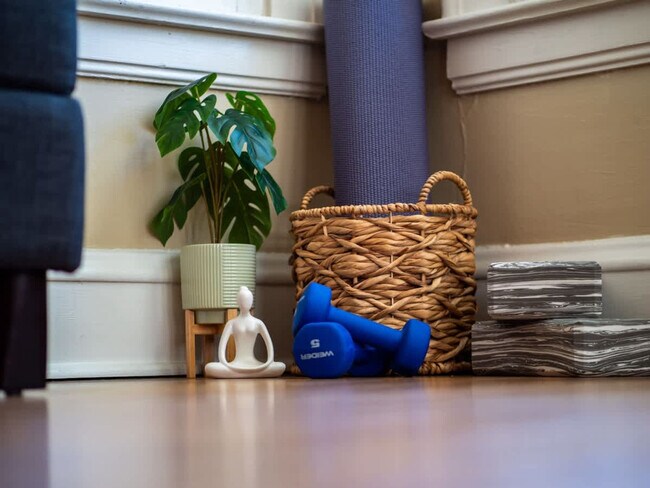 Building Photo - 3222 West Blvd