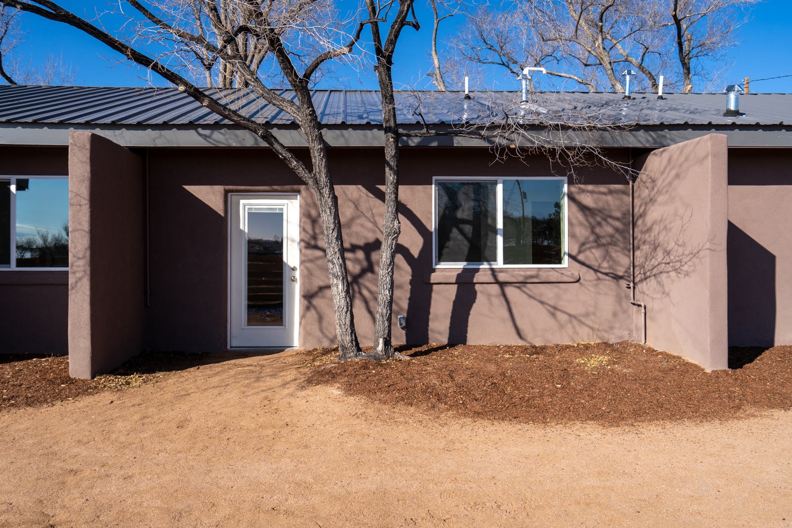 Building Photo - 2200 W Alameda St