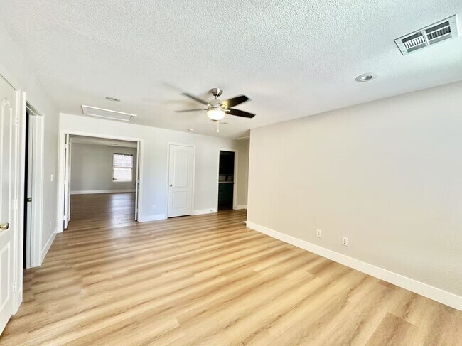 Building Photo - 3393 Jasmine Vine Ct