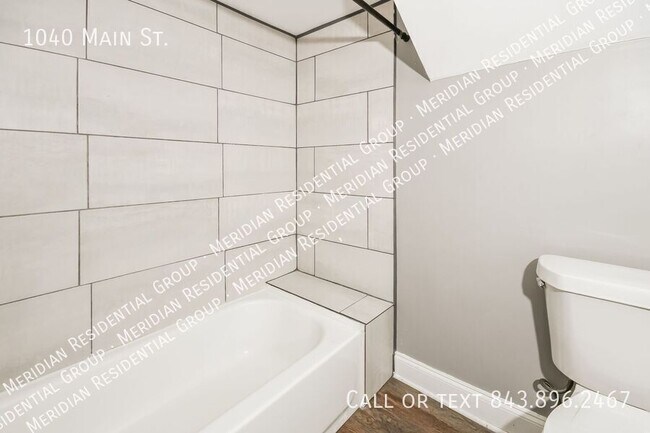 Building Photo - 1040 Main St