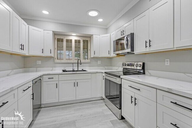 Building Photo - Beautiful 3Bdm 2Ba Home in Suncity!