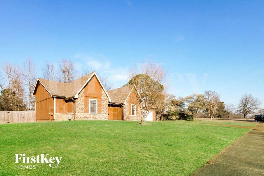 Building Photo - 9460 Woodcutter Ln