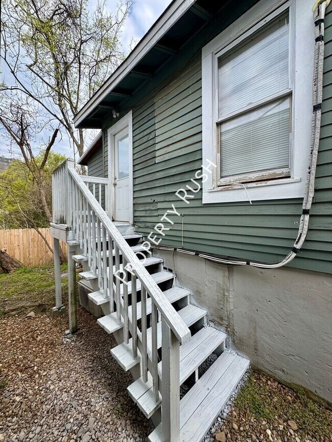 Building Photo - 4521 Balcomb St