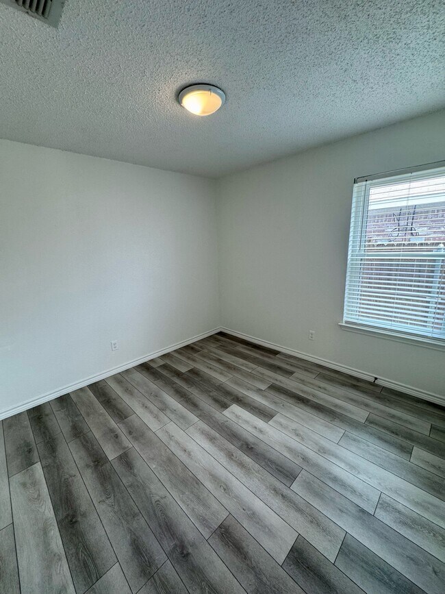 Building Photo - 2304 Corral Dr