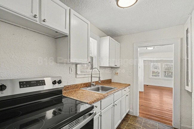 Building Photo - 3315 E 52nd St