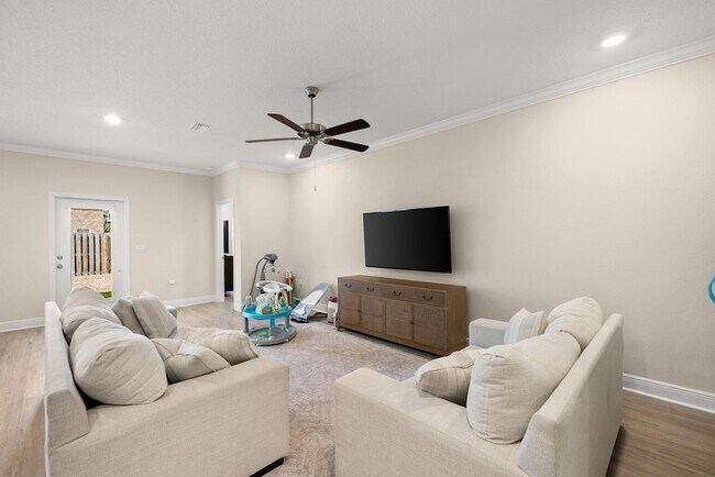 Building Photo - 93 Eagles Nest Dr
