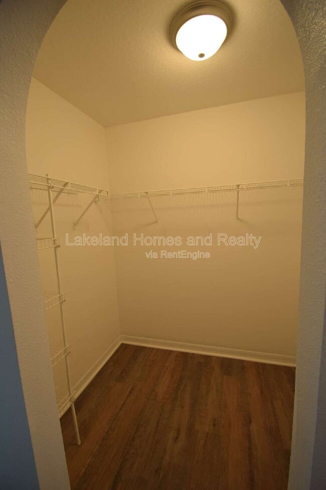 Building Photo - 5123 Spanish Oaks Dr