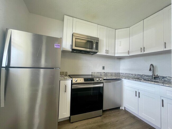 Building Photo - 651 NW 42nd Ct