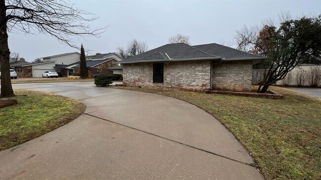 Building Photo - 12510 Maple Ridge Rd
