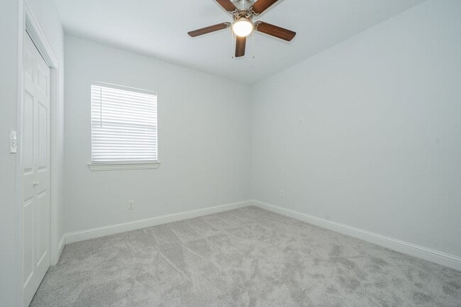 Building Photo - Beautifully Updated 3-Bed, 2-Bath Home Nea...
