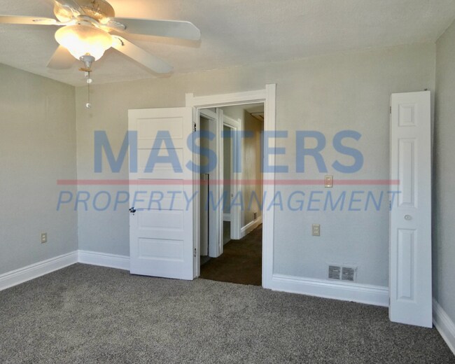 Building Photo - Beautiful Toledo 3 Bed House