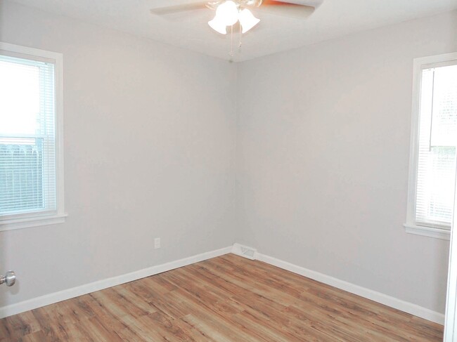 Building Photo - Dreamy 3 Bed - 2 Bath Cape Cod for Rent in...