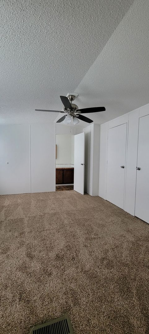 Building Photo - Ready to Move in