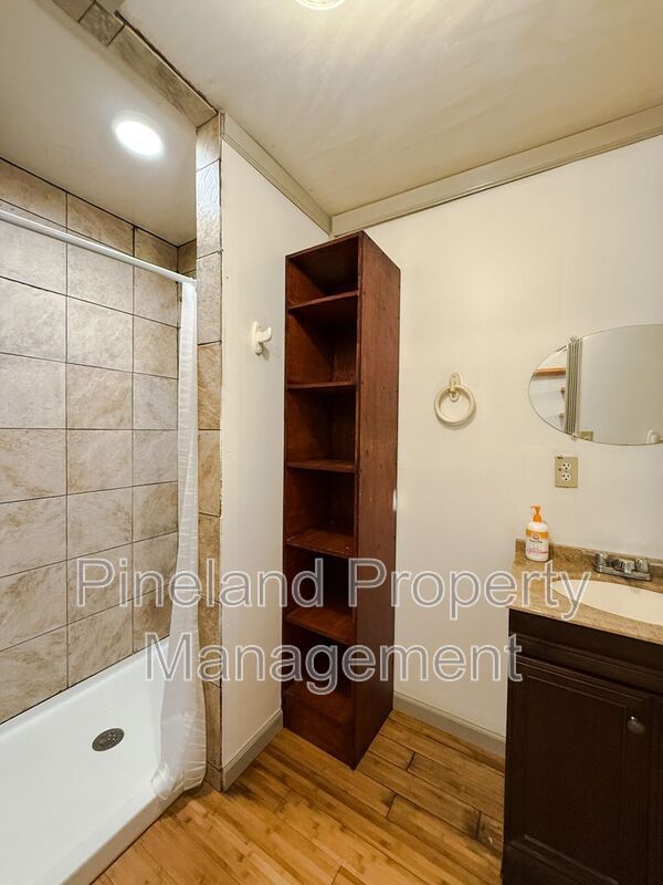 Building Photo - 413 E Donaldson Ave