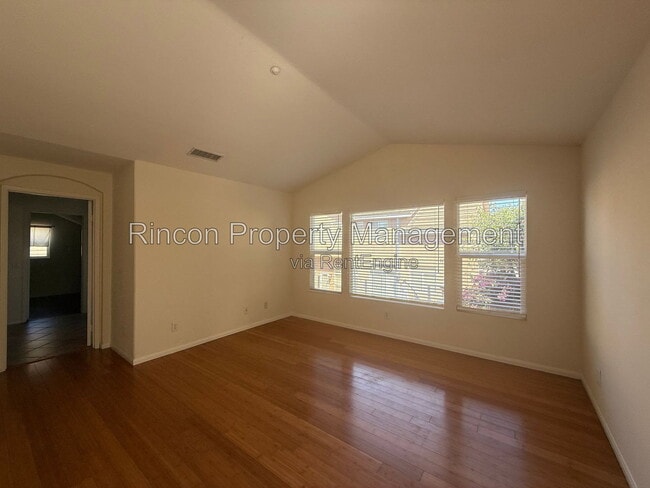 Building Photo - 4763 Templeton St