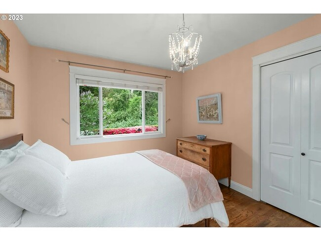 Building Photo - 8550 SW 10th Ave