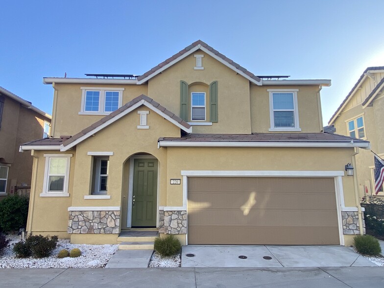 Building Photo - 220 Uccello Way