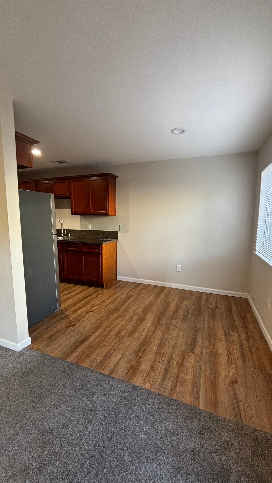 Building Photo - 1352 Drake Dr